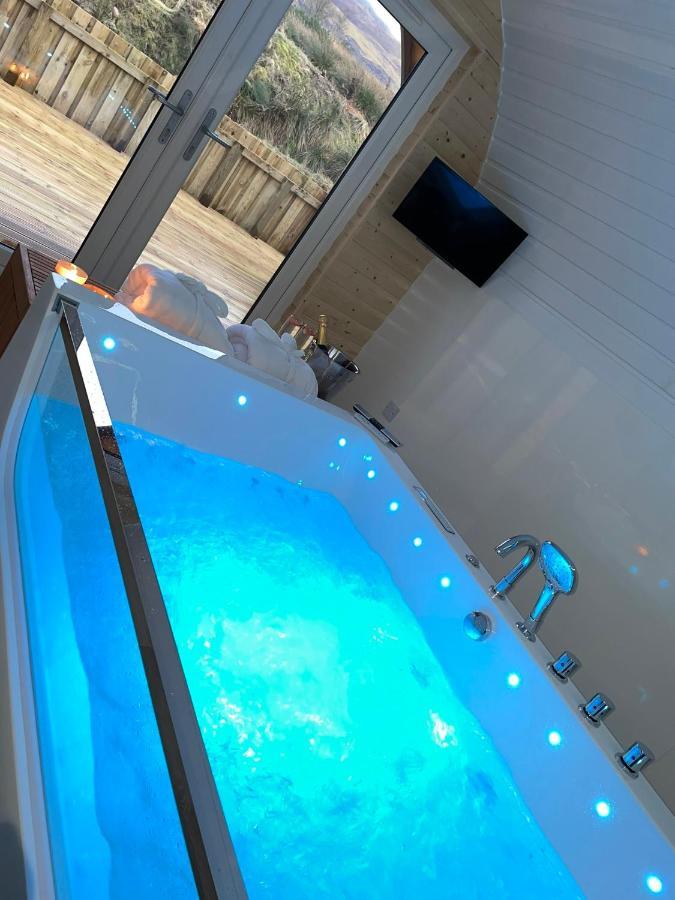 Apex Studio Pod & Jacuzzi Bath Fort William Buitenkant foto